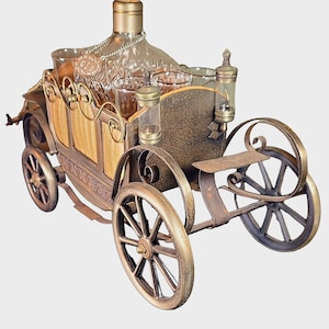 Royal Carriage Musical Decanter With Shot Glasses