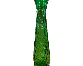 Vintage Anchor Hocking Emerald Green Starburst Pressed Glass Bud Vase 9 inches
