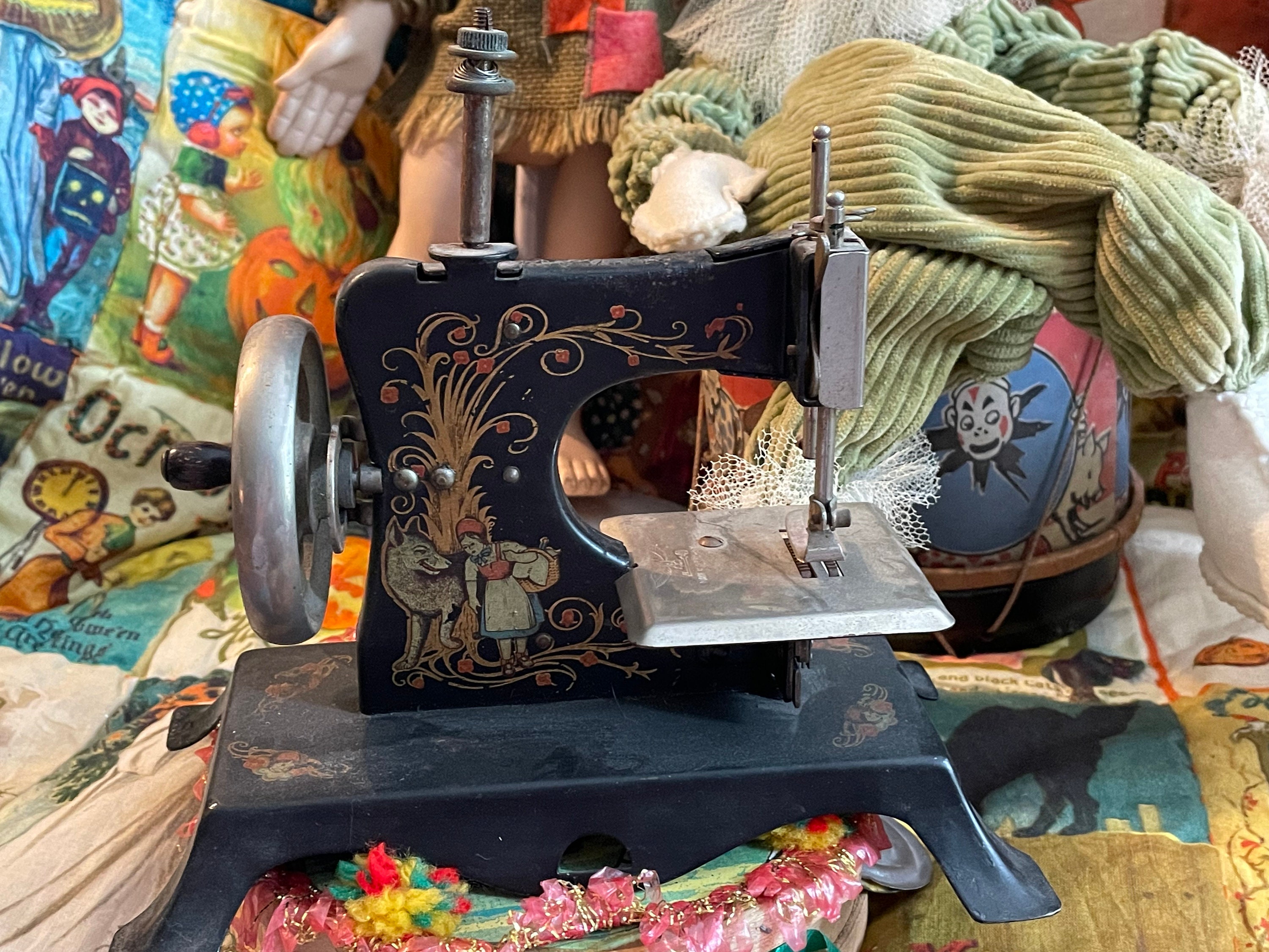 Vintage “New Home” Electric Sewing Machine from Late 1920’s “Singer Like”