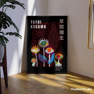 Yayoi Kusama Poster – Japanische Pop-Art Wandkunst – Abstrakter dunkler Blumenaugen-Leinwanddruck – Tokio Retro-Dekor – TheWallStudio