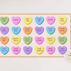 Könnte beinhalten: Ein druckbares Blatt mit 24 Valentinstag-Bonbonherzen mit verschiedenen Botschaften, darunter "Best Day", "XOXO", "Say Yes", "Kiss Me", "Be Mine", "Hug Me", "True Love", "Soul Mate", "Text Me", "Sweet Talk", "Love Bug", "You Shine", "You Rock", "Awe Some", "Ur Cute" und "For Ever".