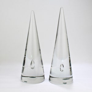 Near Pair of Alfredo Barbini Murano Glass Cones/Obelisks with Captured Bubbles