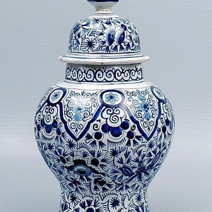 Antique 18th Century De Porceleyne Clauw Dutch Delft Lidded Tobacco Jar