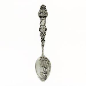 Antique Philadelphia Sterling Silver Souvenir Spoon with Lenape Indians 120