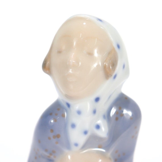 ヴィンテージ ロイヤル コペンハーゲン「マッチ売りの少女」磁器の置物 
