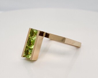 Trisko Signed Modernist 14 Karat Gold & Tourmaline Cocktail Ring