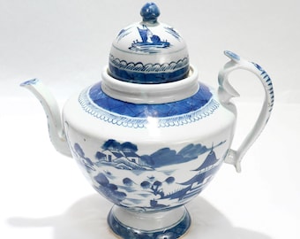 Tetera antigua de porcelana china azul y blanca de Cantón, exportada desde China.