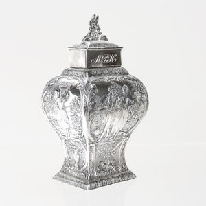 Antique German Pseudo-Hanau .800 Silver Repoussé Tea Caddy by Georg Roth & Co.