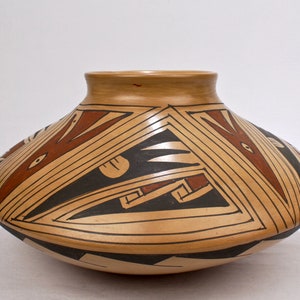 Squat Mata Ortiz Geometric Polychrome Pottery Olla by Genoveva Sandovaz - PT