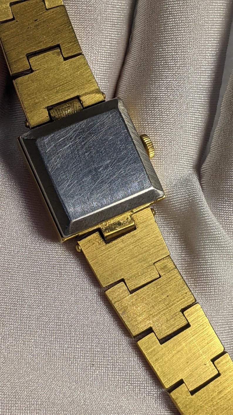 Vintage Soviet Chaika Watch, 17 Jewels, Gold Plated Case & Bracelet, USSR Women's Watch image 10