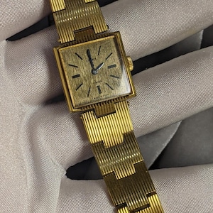 Vintage Soviet Chaika Watch, 17 Jewels, Gold Plated Case & Bracelet, USSR Women's Watch image 1