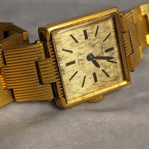 Vintage Soviet Chaika Watch, 17 Jewels, Gold Plated Case & Bracelet, USSR Women's Watch image 12