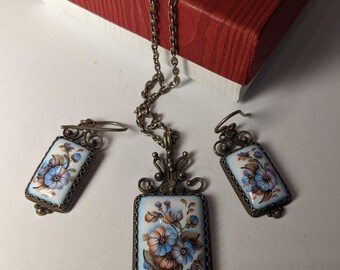 Vintage finift jewelry set, earrings and pendant, floral painting