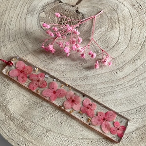 Pressed Flower Resin Bookmark – Handmade Botanical Gift | Dried Flower Bookmark | Aesthetic Stationery | Nature Lover Gift | Unique Gift