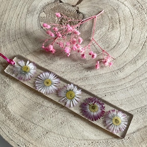 Pressed Flower Resin Bookmark – Handmade Botanical Gift | Dried Flower Bookmark | Aesthetic Stationery | Nature Lover Gift | Unique Gift