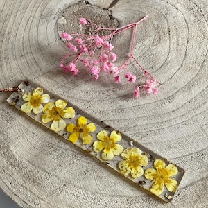Pressed Flower Resin Bookmark – Handmade Botanical Gift | Dried Flower Bookmark | Aesthetic Stationery | Nature Lover Gift | Unique Gift