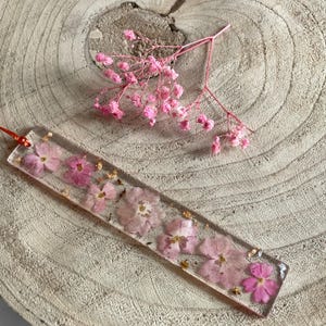 Pressed Flower Resin Bookmark – Handmade Botanical Gift | Dried Flower Bookmark | Aesthetic Stationery | Nature Lover Gift | Unique Gift