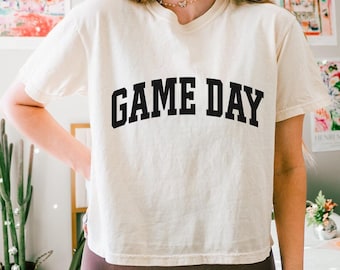 Game Day Comfort Colors Crop Top, Football Mom Shirt, Sporty Varsity T- shirt, College Game Day Crop Shirt, Sport Mom Top, Stadium Outfit