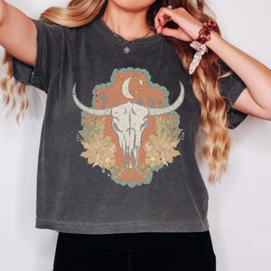 Vintage Bull Crop Top, Cowgirl Shirt, Western T- shirt, Comfort Colors Crop Shirt