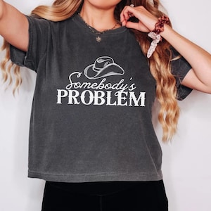 Vintage Western Comfort Colors Crop Top, Country Festival Outfit, Cowgirl Summer Concert Crop T Shirt, Rodeo Shirt, Cute Girls Trip Tee
