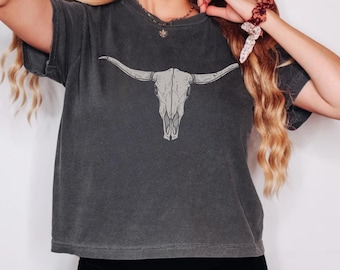 Longhorn Skull Crop Top, Vintage Western Cow Skull Shirt, Comfort Colors Tee, Rodeo Outfit, Country Concert Top, Minimal Boho Cowgirl Style