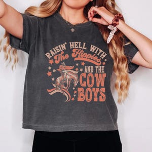 Raisin Hell Comfort Colors Crop Top, Cowgirl Shirt, Western Country Shirt, Vintage Cowboy Rodeo Shirt, Horse Riding Shirt, Hold your Horses
