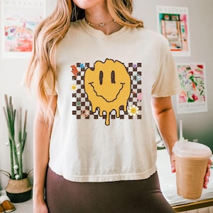 Smile Crop Shirt, Vintage Mama Shirt, lightning Bolt T- shirt, Smile Graphic Shirt, Happy Face T-shirt, Comfort Colors Crop Shirt, Boxy Fit