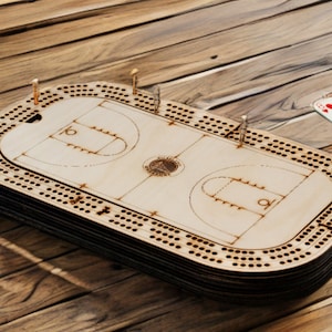 Planche de cribbage de basket-ball : planche de cribbage personnalisée, planche de cribbage personnalisée, planche de cribbage gravée, logo d'une équipe de sport, cadeau