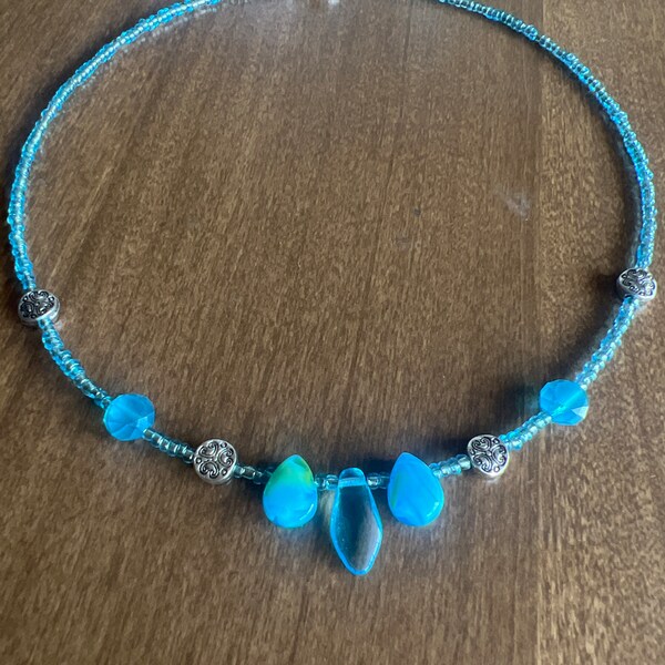 Simple blue tranquility beaded choker