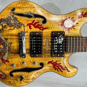 Blueberry Handgemachte E-Gitarre Doppel Cutaway Gitarre Drachen Motiv Mango Holz