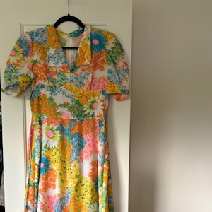 Vintage Dress 1960s 1970s Flower Power Maxi Beautiful Bright Colors Size Small Daisy Flowers