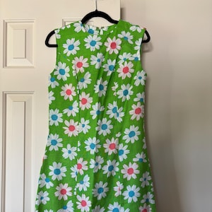 Vintage 1960s 1970s Dress Lime Green Flower Power Mod Shift Dress