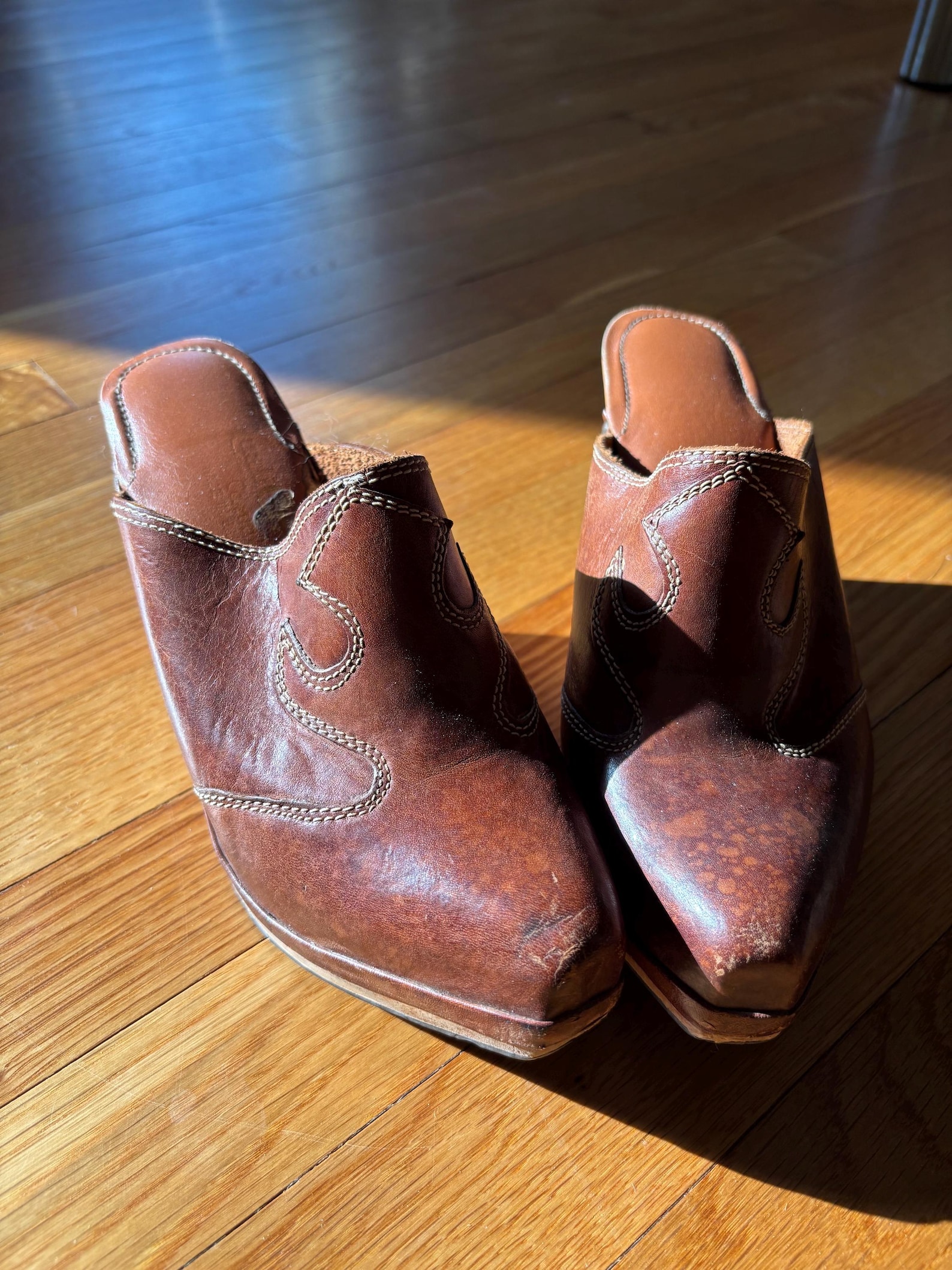 Vintage 1960s-1970s Western Cowboy Heel Clogs Wooden Base Leather Upper ...
