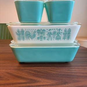 Vintage 1950s Turquoise and Amish Butterprint Pyrex Refrigerator Dish Set