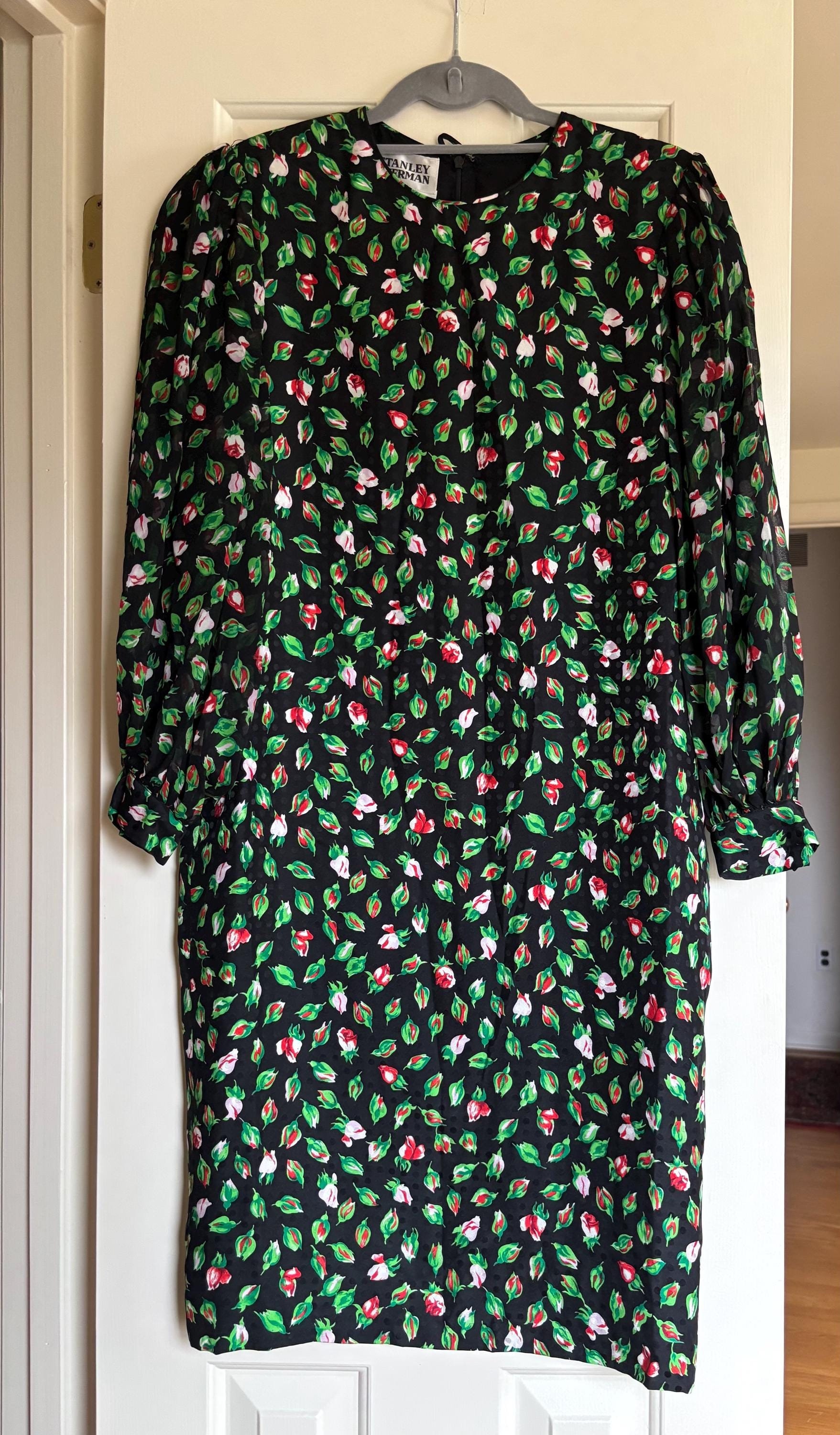 green emerald velvet dress Elevate Your Style with Our Leopard Print Dress – Amare Dynasty main image 0