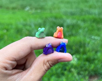 Mini Wini Frog | Miniature Frog Figurine | Knick Knacks | Desk Pet | Plant Friend