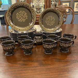 Jamoca by Franciscan - 25 Pieces of Vintage Dinnerware