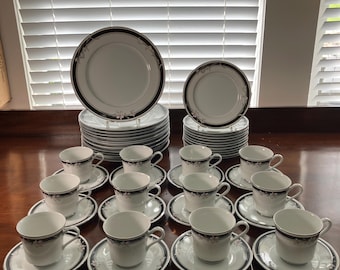 Sango Quadrille Black Lilies Four Square Dinner Plates Four Square
