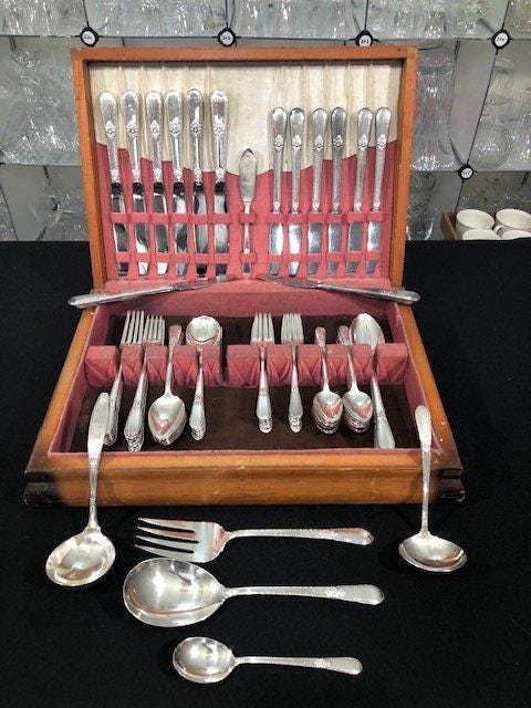 Flatware Set Rogers Bros Adoration Adoration By Roger's And International Silver 86pcs Of Vintage  Flatware