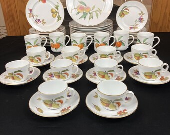 Evesham Gold de Royal Worcester - JUEGO DE COLECCIÓN - 62 piezas de vajilla vintage con temática frutal