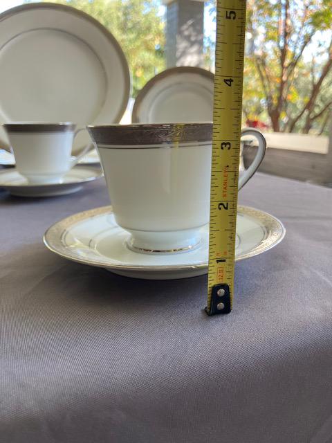 ノリタケの伝説的クレストウッドプラチナ - ヴィンテージディナー