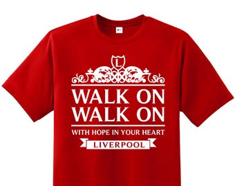 Camiseta gráfica del Liverpool – Camina con esperanza – Camiseta unisex inspirada en Anfield