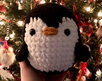 Peluche pingouin potelée au crochet