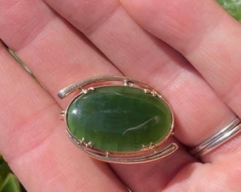 Antique 9k Gold & Nephrite Jade Brooch