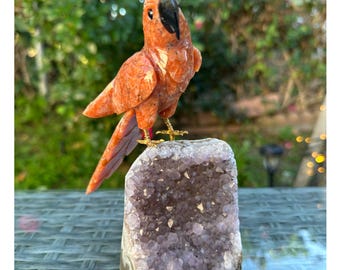 ヴィンテージクォーツ彫刻の鳥の彫刻：アメジストクラスターにグリーン