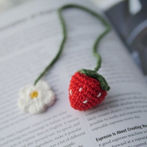 Crochet Strawberry bookmark with flower | gift idea for lovers of reading| Pinterest Accessory for Bookworms| Book Accessory| Bag Hangings