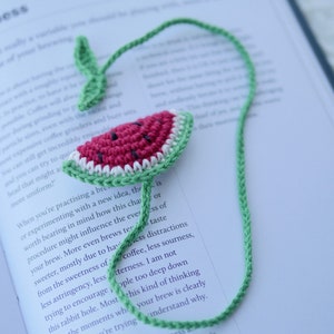 Crochet watermelon bookmark with leaf | gift idea for lovers of reading| Pinterest Accessory for Bookworms| Book Accessory| Summer Vibe