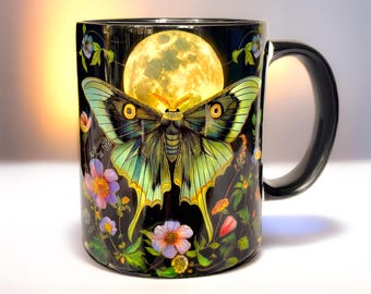 Personalisierte Gothic Tasse mit Namen, schwarze Tasse mit Mond und Schmetterling