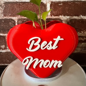 Customizable heart planter