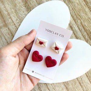 XOXO Ohrstecker | Liebesbrief Umschlag Ohrstecker | Liebesbrief Ohrringe | Umschlag Ohrringe | Valentinstag Ohrringe | Polymer-Ton-Ohrstecker